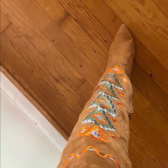 Tan knee high Tribal printed boots - Picture 9 of 10